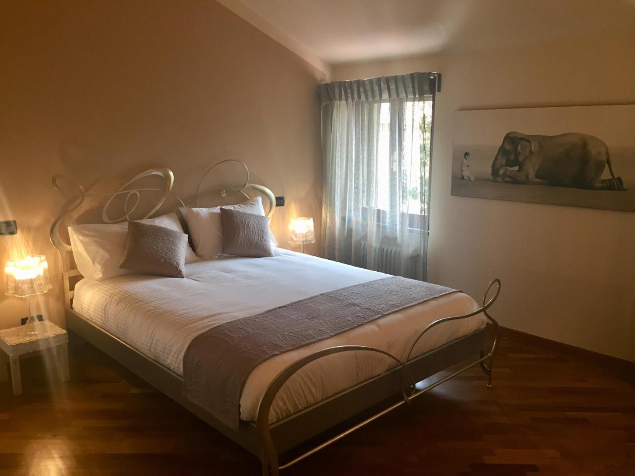 Marie Rose Luxury B&B & Apartment Desenzano del Garda Ngoại thất bức ảnh