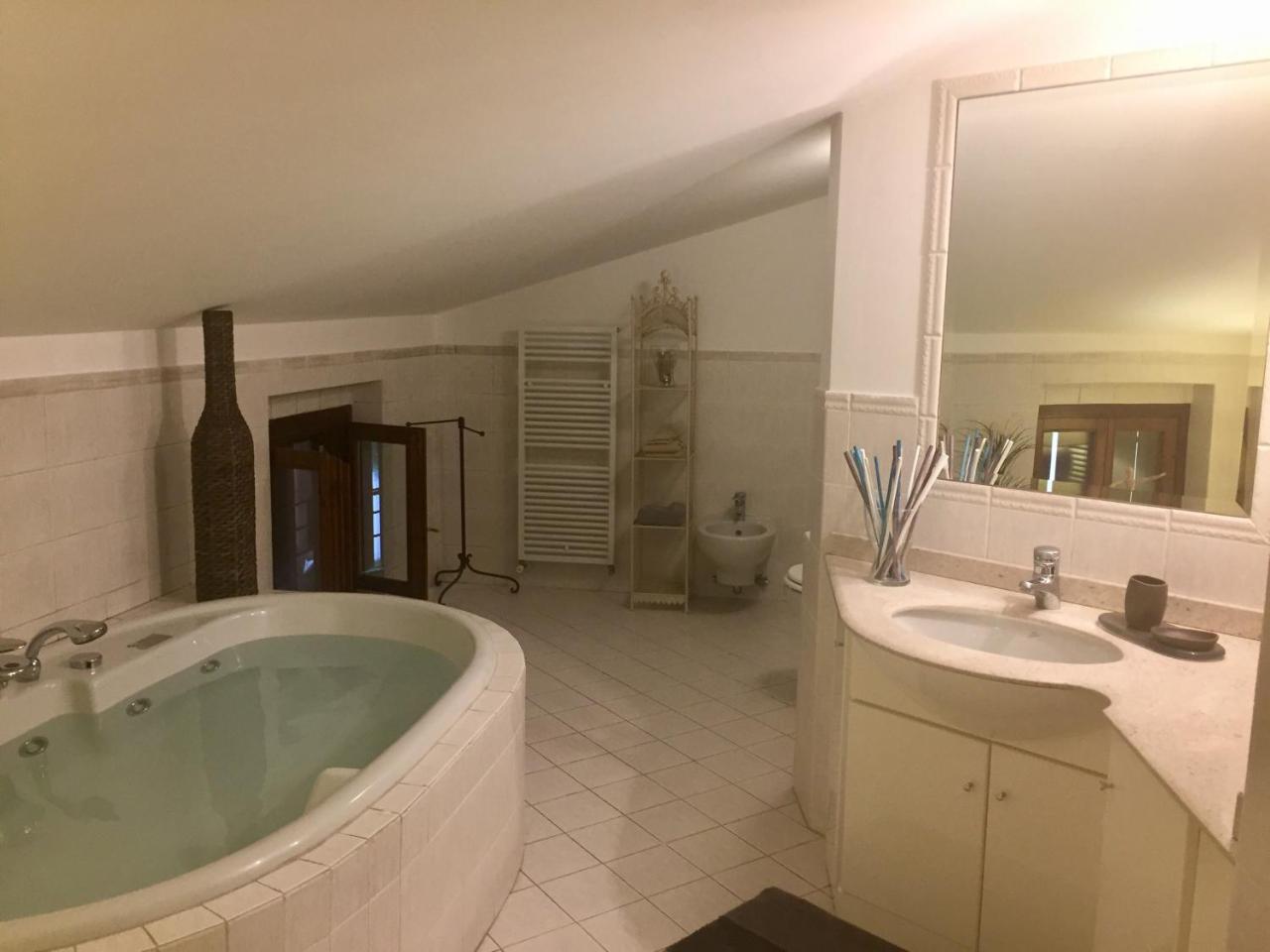 Marie Rose Luxury B&B & Apartment Desenzano del Garda Ngoại thất bức ảnh
