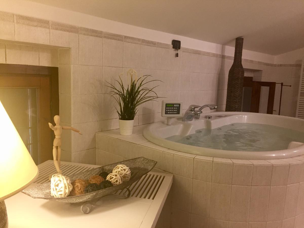 Marie Rose Luxury B&B & Apartment Desenzano del Garda Ngoại thất bức ảnh